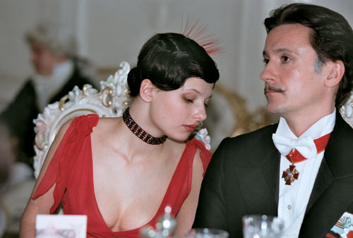 Кадр из фильма "Статский советник" (2005)