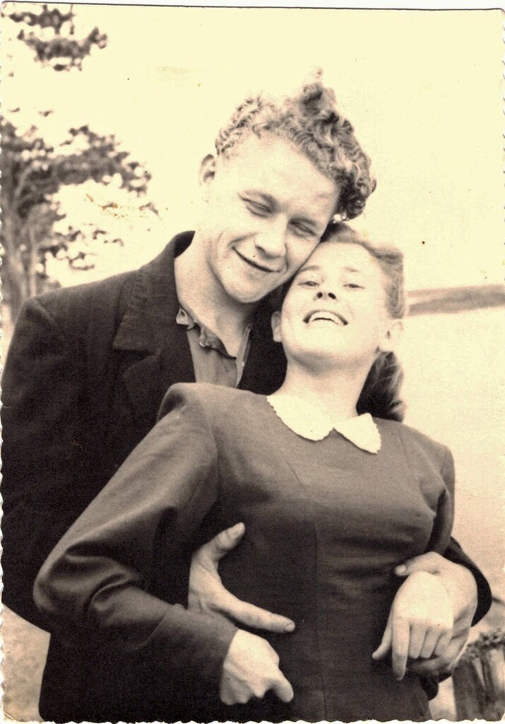«Счастье». Виталий Берденников, 25 августа 1952 года, Архангельская обл., г. Шенкурск, из архива Александры Логиновой.