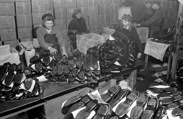 Обувная фабрика заря свободы советские фото