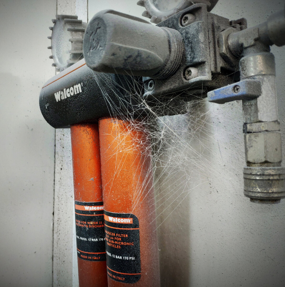 Видимо пора делать уборку в покрасочной камере🤦‍♂️