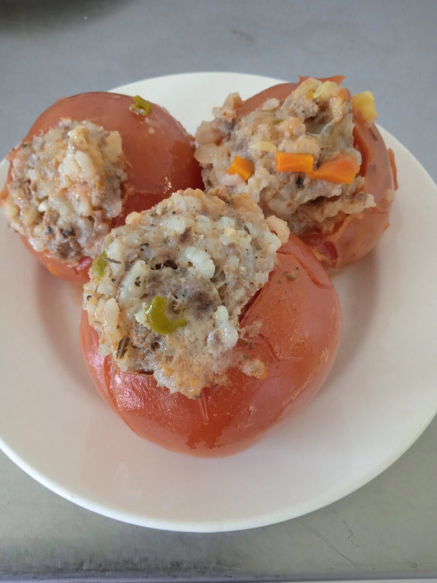 Фаршированные помидоры).