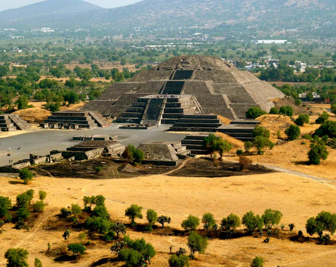 Город америка в мексике. Пирамиды Теотиуакан Мексика. Теотиуакан Мексика пирамида солнца. Пирамиды в Мехико Теотиуакан. Храм Луны Теотиуакан.
