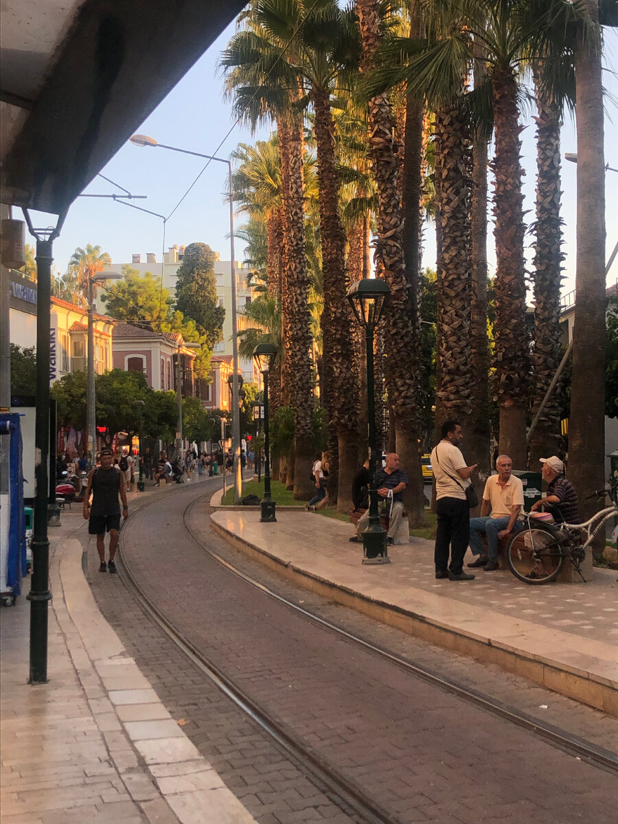 Ждем трамвай, трамвай не торопится 