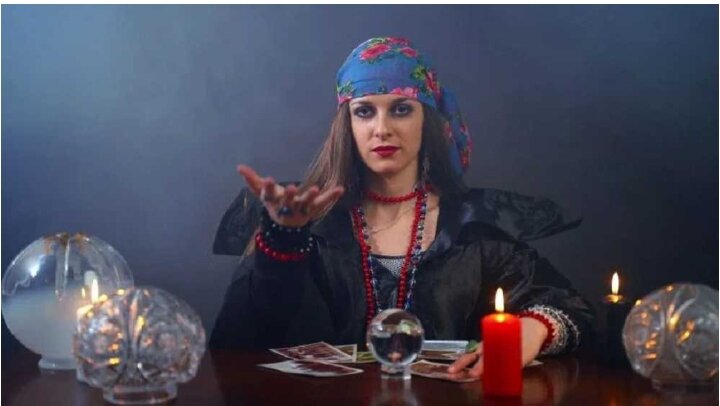 Свободный доступ. Кто- нибудь сталкивался с этим??? Интересно это гадалка или цыганка 🤔??? Или это разные люди??🙄😳