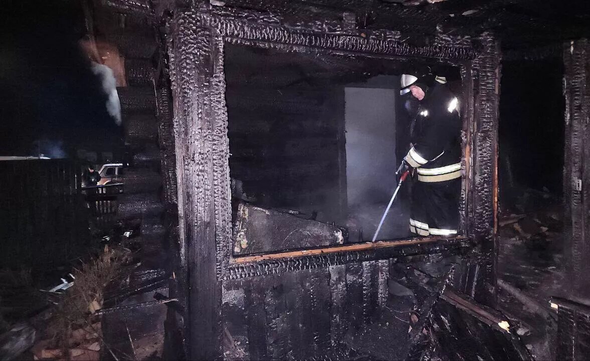 Следователи назвали виновников пожара в Шарыповском районе, где погибли двое детей