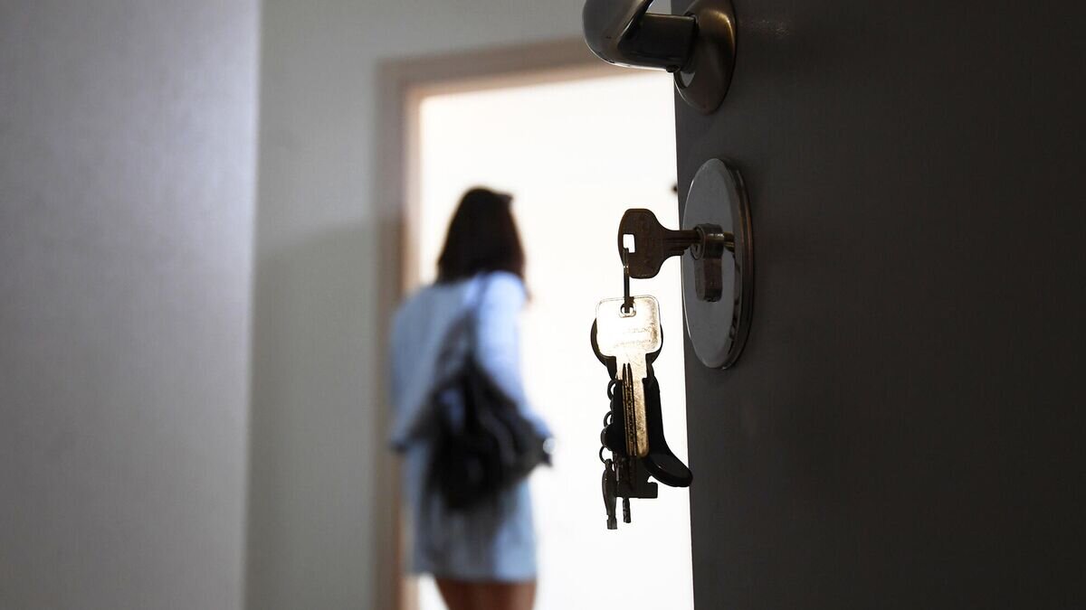    Входная дверь квартиры в новостройке© РИА Новости / Кирилл Каллиников