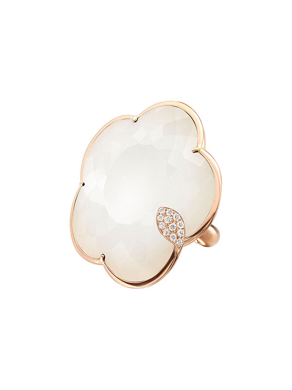 Кольцо Pasquale Bruni Ton Joli из розового золота с белым агатом и прозрачными бриллиантами и цвета шампань