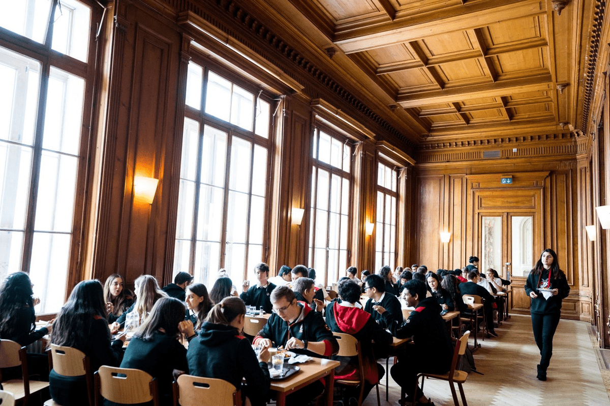 Швейцария учиться. Средняя школа в Швейцарии. Бакалавриат в Leysin American School. Высшая школа Швейцарии. Государственные школы в Швейцарии.