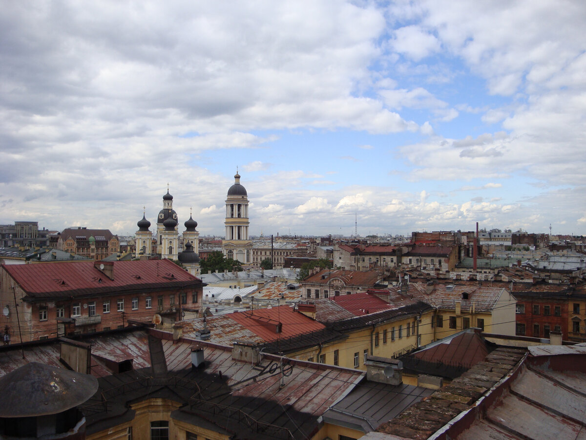 Санкт-Петербург - поистине волшебный и атмосферный город. Фото автора.