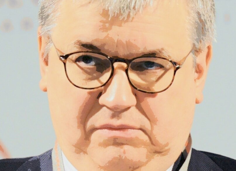 Портрет Я. Кузьминова с просторов Интернета. 