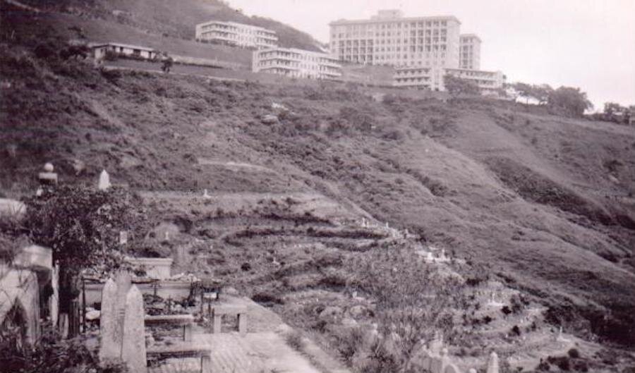 Склон, на котором находится Китайское христианское кладбище в Гонконге - 1937-й год