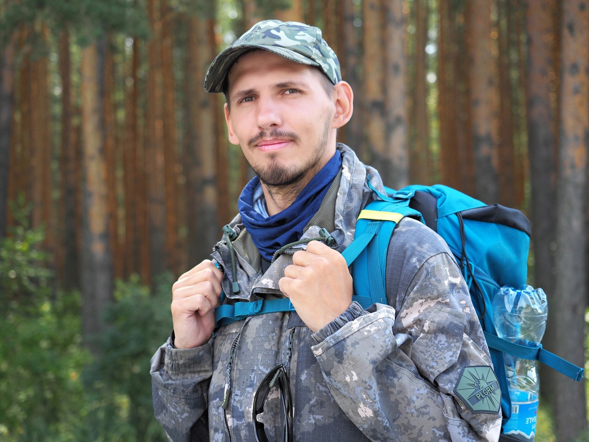 Пеший странник из Питера: «Я спал на скамейке остановки где-то между  Мстерой и Ковровом» | Ключ-Медиа | Дзен