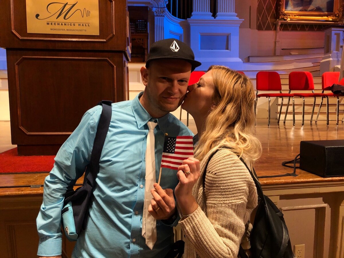 Вустер, Массачусетс, США -церемония получения гражданства США. 2019