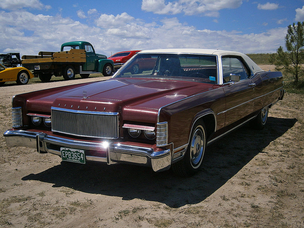 Lincoln continental. Линкольн 1974. Линкольн Континенталь. Машина Линкольн Континенталь 1974. Линкольн Континенталь 2013.