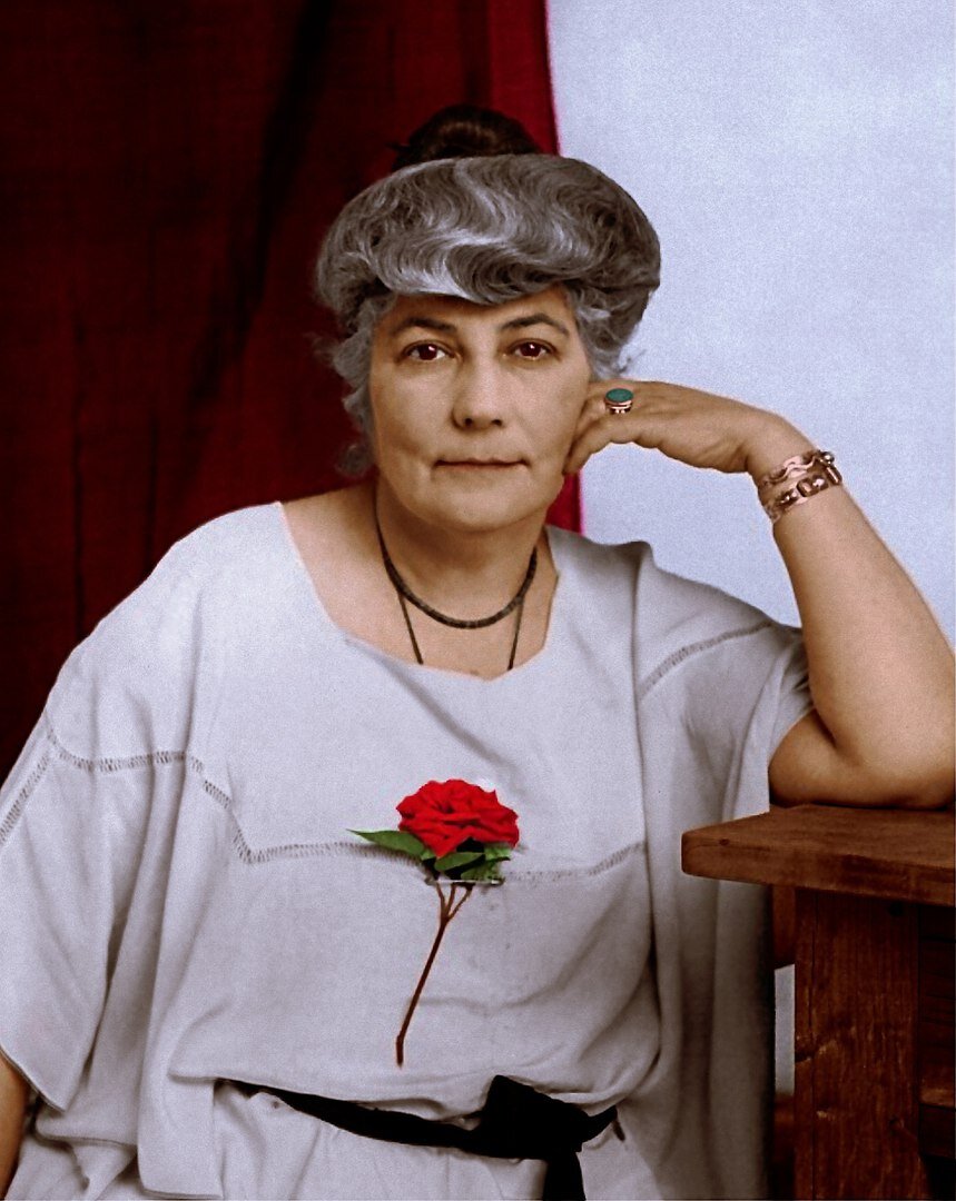 Елена Ивановна Рерих. Русский религиозный философ, писательница, общественный деятель. Утверждала, что методом яснослышания получала послания от Махатмы Мориа.