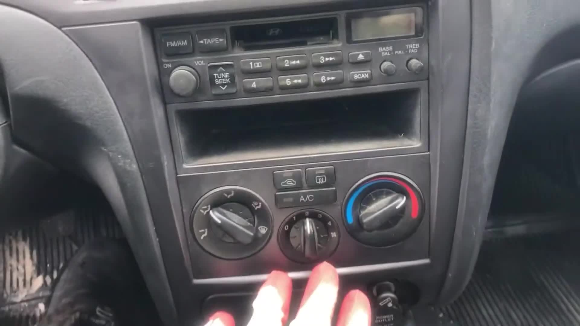 Элантра как снять магнитолу 2012 Elantra GLS Dash Removal, Adding Subwoofer, Adding Line Converter to Stock
