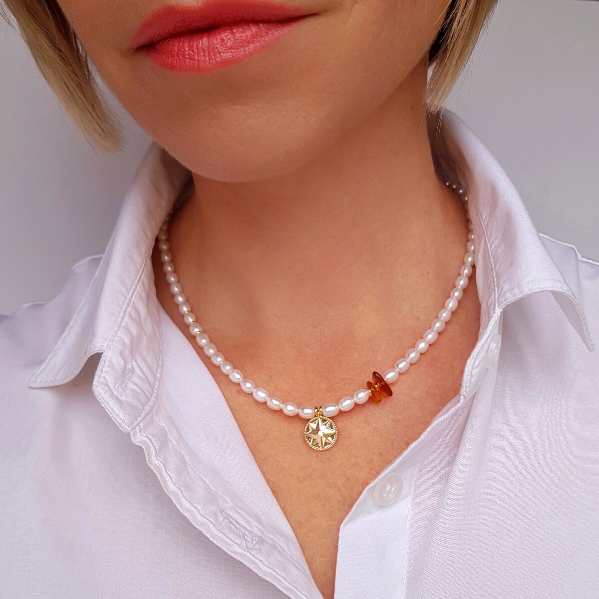 Колье из жемчуга с подвеской