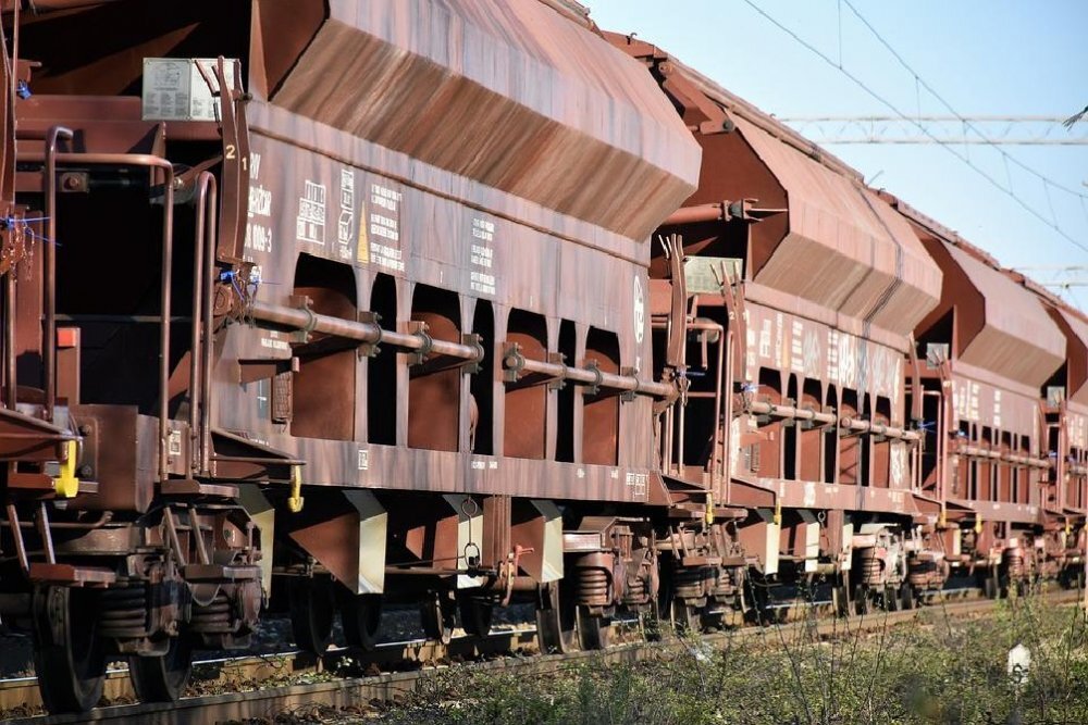 Грузовой состав. Фото с сайта pixabay.com