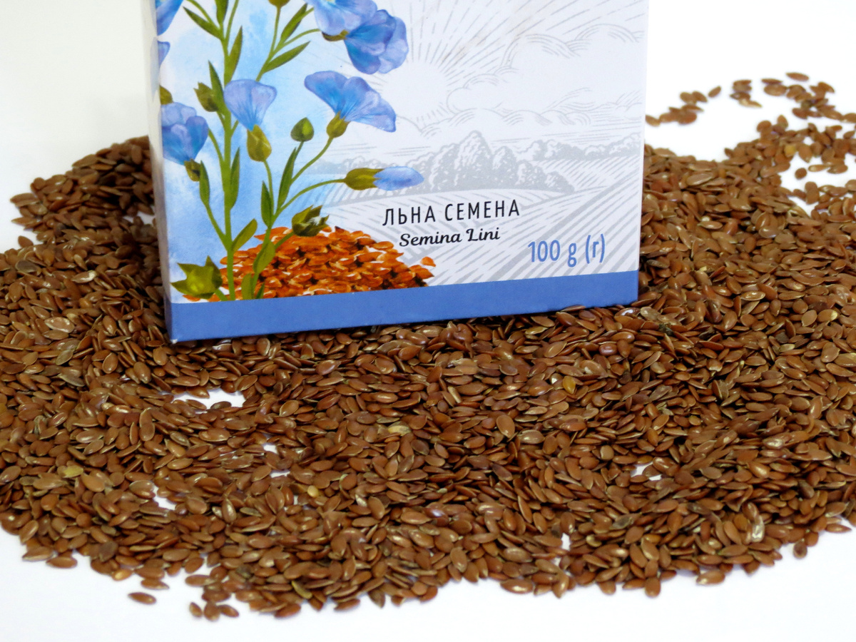 На фото семена льна