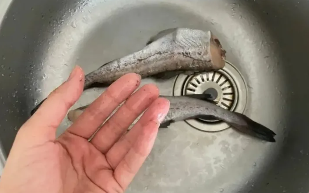 Рыба воняет что делать