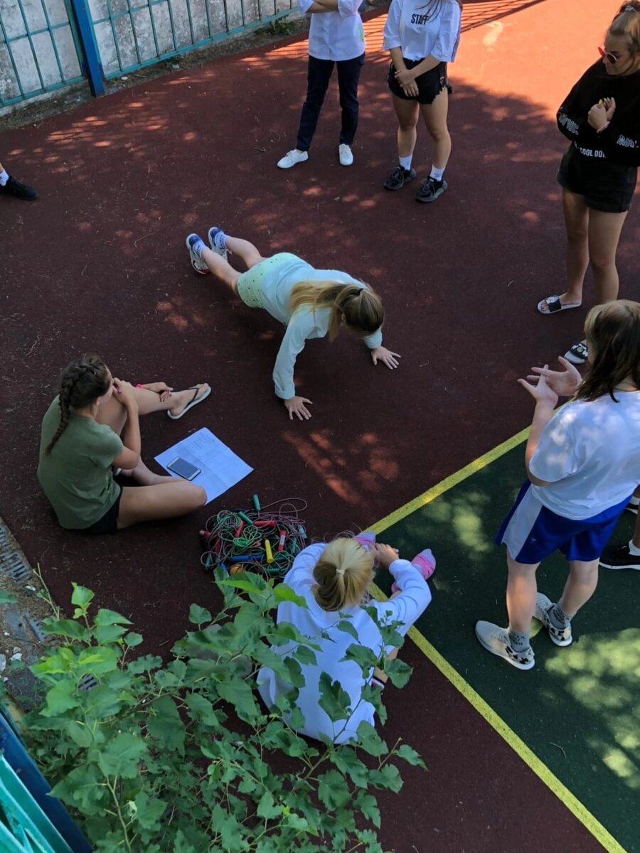 Фото с лагерной спартакиады, принимаю нормативы, Кабардинка, 2019г.