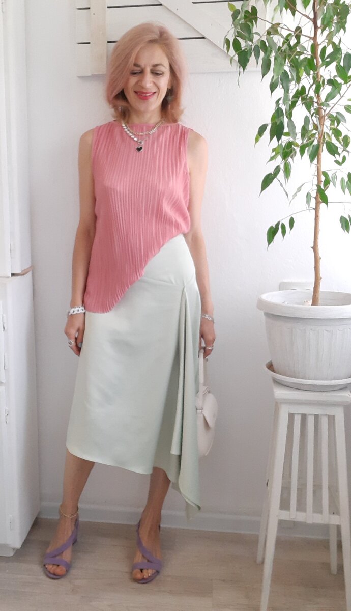 Топ из секонд-хэнда.