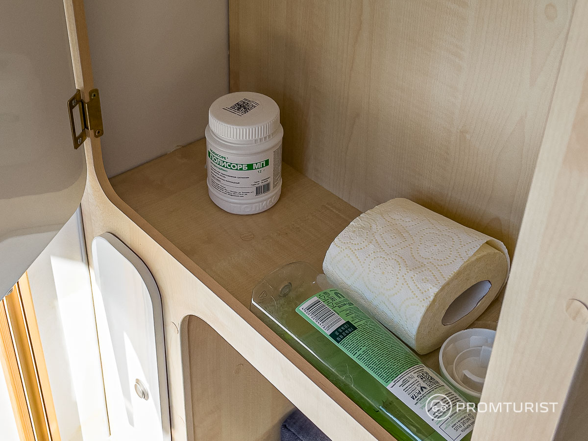 Как выглядит внутри автодом для России на базе Lada Niva. 2 спальных места, туалет и много всего полезного 🚚🇷🇺🤪11