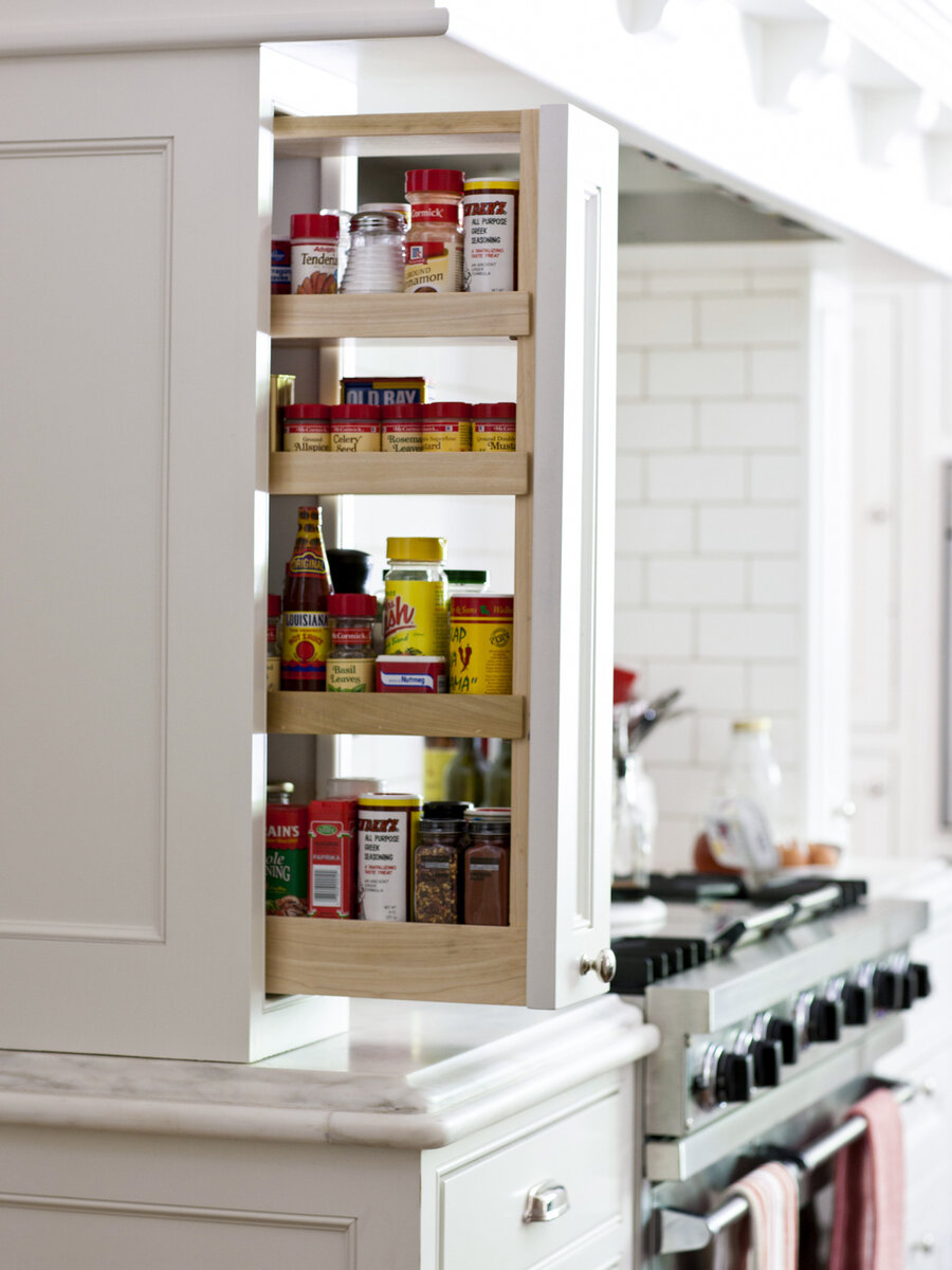 Специи в выдвижном ящике 