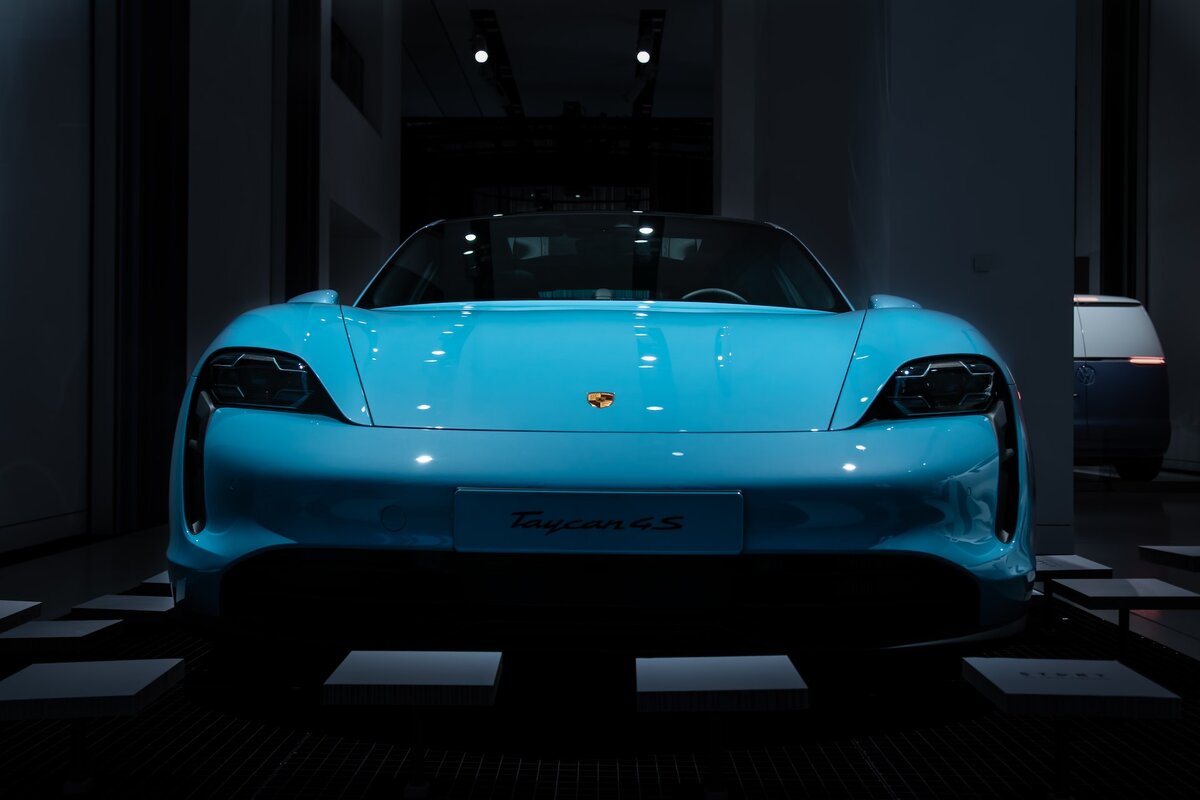     Инженеры Porsche перевели ДВС на водород и прокатились на нём по трассе… в виртуале!
