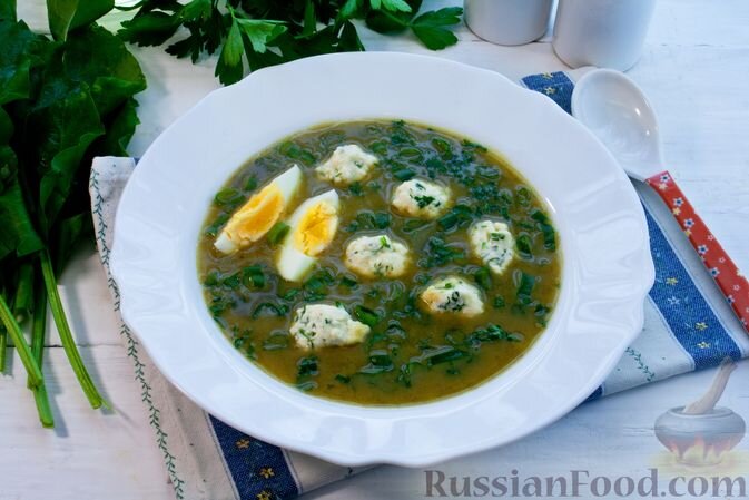 щавель, картофель, лук репчатый, чеснок, сыр плавленый, сметана, лук зелёный, зелень укропа, зелень петрушки, масло растительное, соль, перец чёрный молотый, яйца, вода