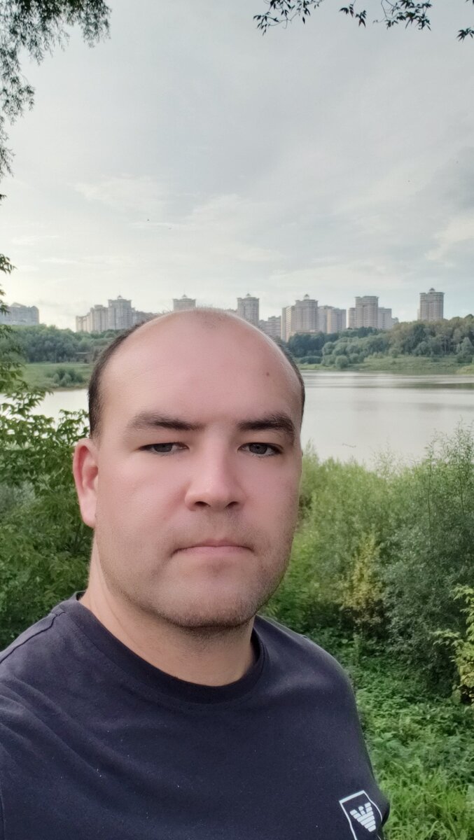 Лысый, как приехал из Таиланда, уже не тот...