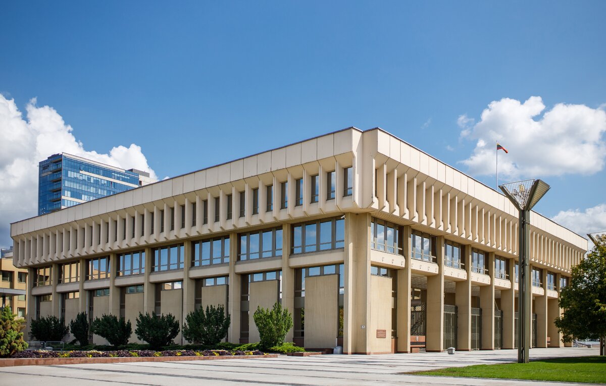    Здание парламента Литвы  Rimgaudas Budrys/Shutterstock/FOTODOM
