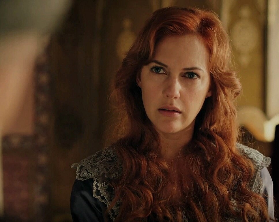 Авторский скрин в обработке. Хюррем узнает, что решение скоро будет принято