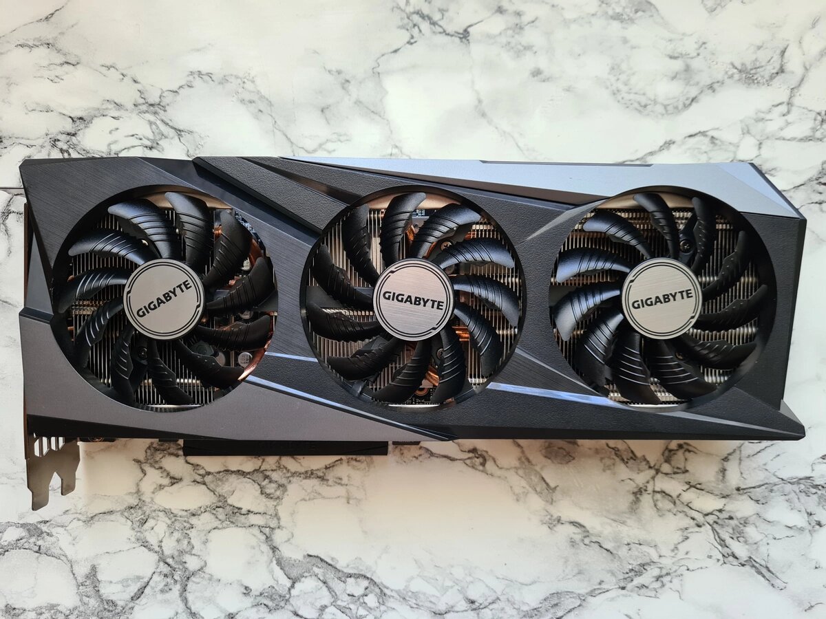 Amd radeon rx 6500 xt pulse oc. RX 6500 XT Gigabyte. Видеокарта RX 6500 XT. RX 6500xt 4gb. RX 6500xt на 4 ГБ.