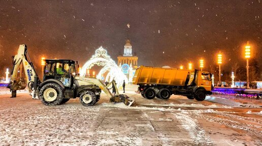 NEW YEAR'S MOSCOW 2021-SNOWFALL. WHERE IS THE SNOW BEING TAKEN? ICE RINK AT VDNH.