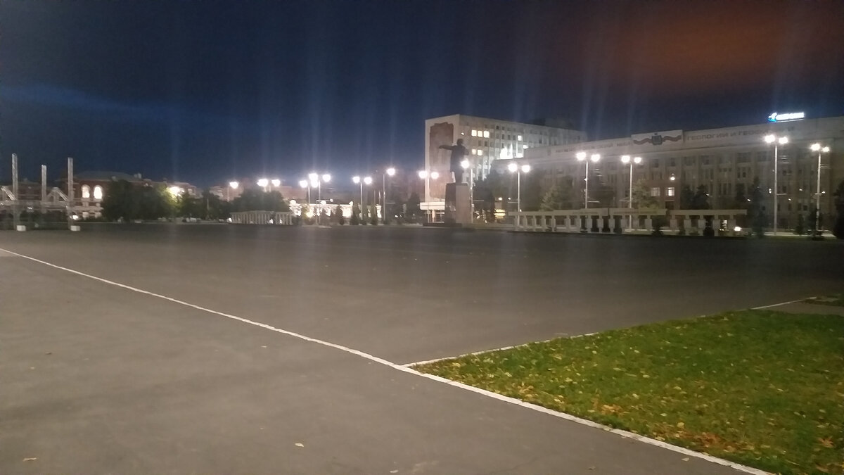 Театральная площадь, Саратов