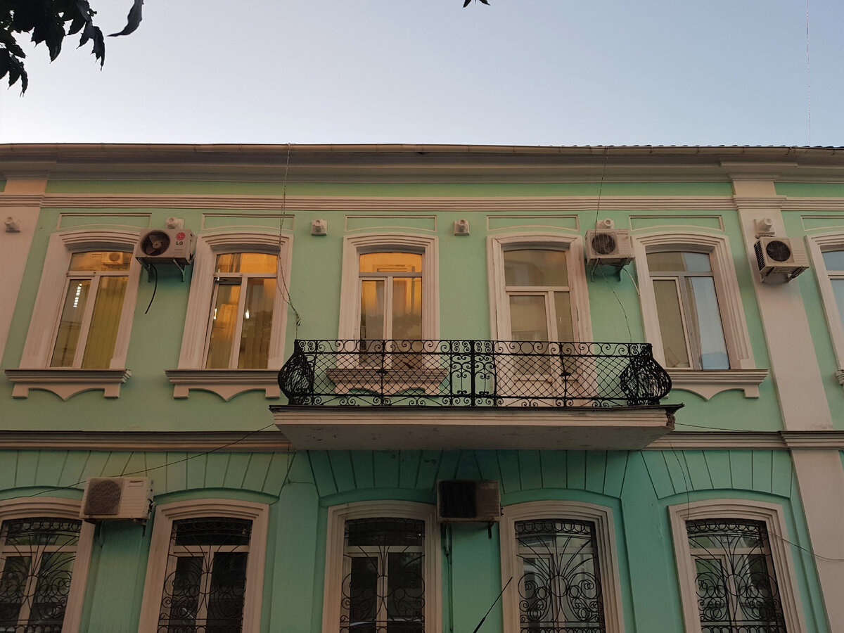 Керчь. Ул. Советская, 12. Фото Анна Карпенко.  