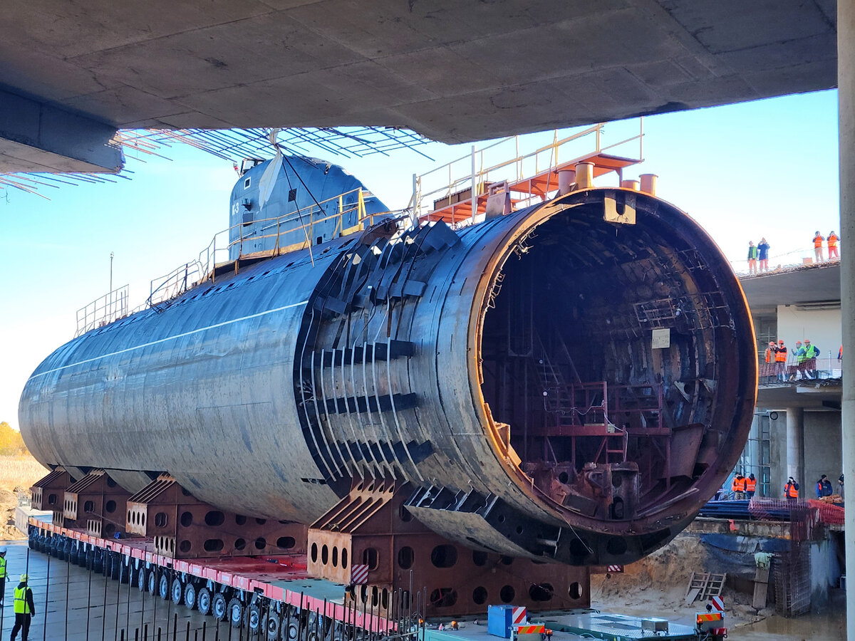 В кронштадте открыли музей подводной лодки. Атомная лодка ленинский комсомол. Подводная лодка в кронштадте музей к-3. В кронштадте открыли музей подводной лодки. Кронштадт подводная лодка музей.