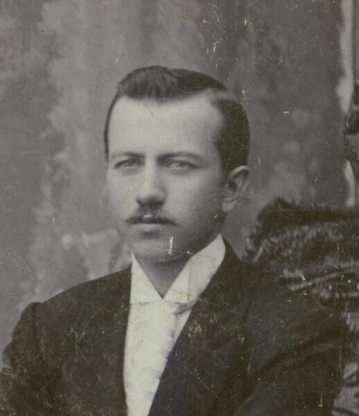    Алексей Замков в молодости Фото: OlegVladFilat, по лицензии CC BY-SA 4.0