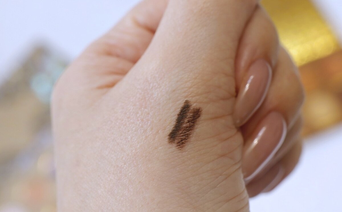 Слева карандаш от Ламель