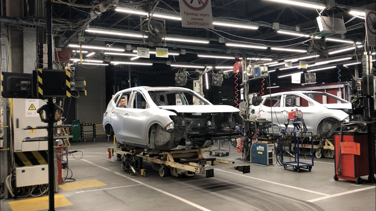     На заводе Nissan в Санкт-Петербурге могут начать сборку китайских FAW Фото: АвтоВзгляд