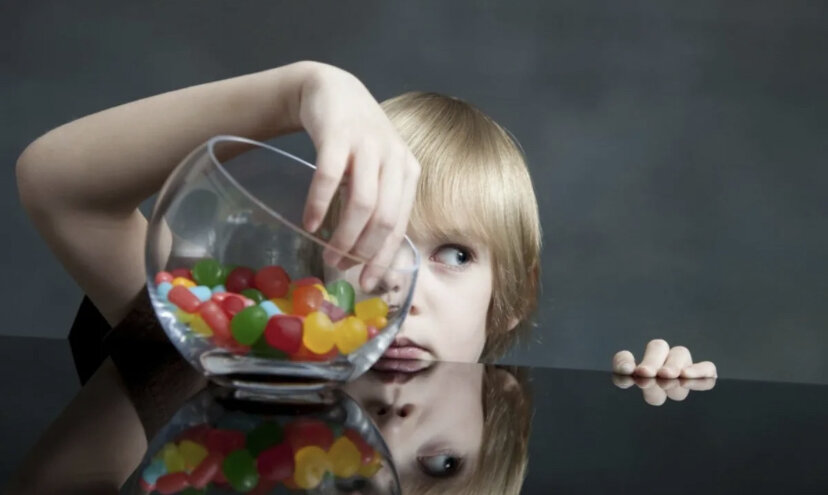 Порой человеку (особенно незрелому) трудно удержаться от соблазна. Картинка из интернета