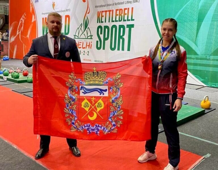    Оренбурженка Эльвира Сатлыкова завоевала звание чемпионки мира по гиревому спорту Андрей Севостьянов