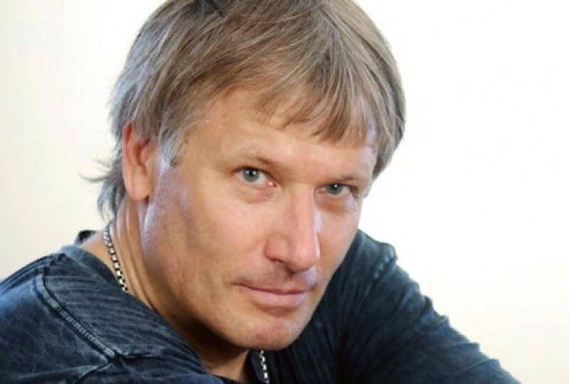 Актер насибов сергей личная жизнь фото Сергей Насибов: путь от популярного актера в России до удачливого риелтера в США