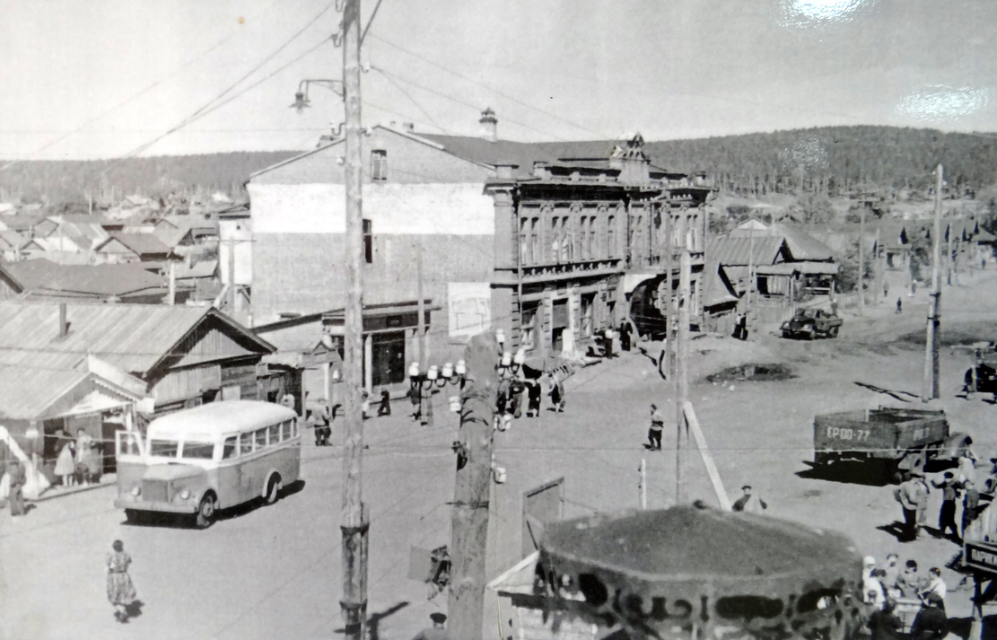 Автобус ГАЗ-71 в Ставрополе, ок. 1952 года (источник: сайт "Автобусный транспорт")