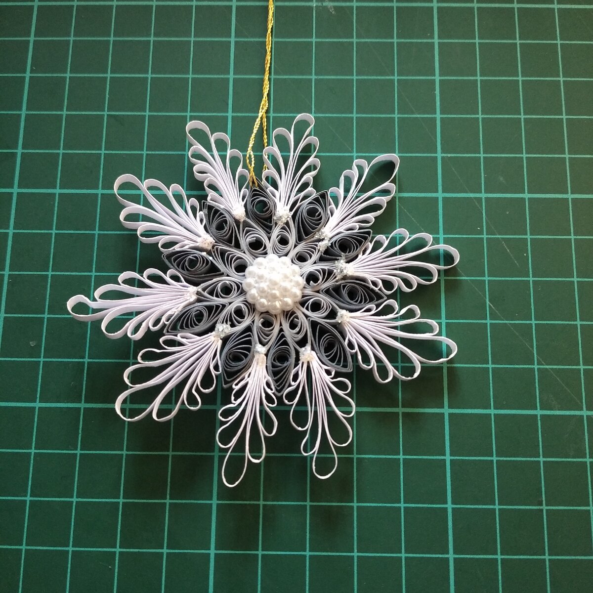 снежинка в технике квиллинг