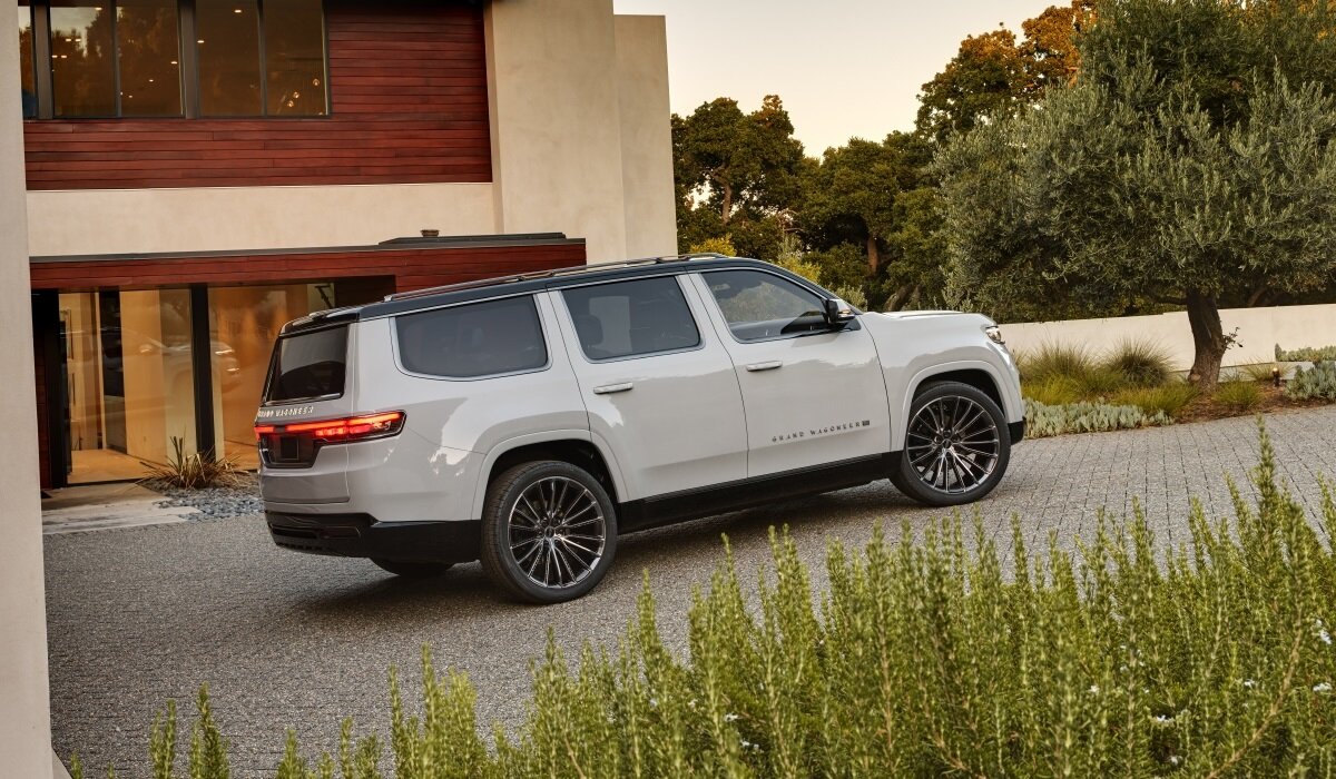 2022 Jeep Grand Wagoneer Series III