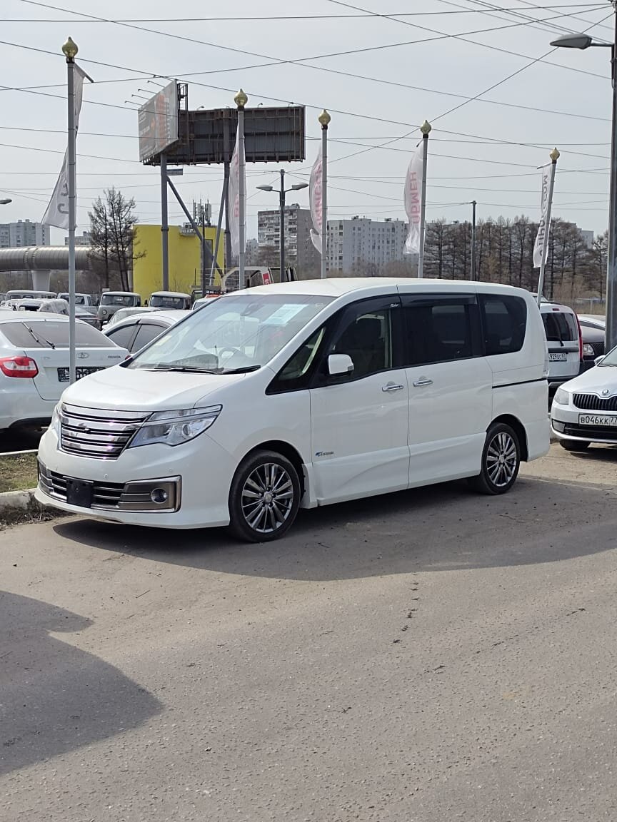 Nissan Serena Rider прямиком с аукциона в Японии, 2015 год, пробег 95000км, аукционная оценка 4СС
Комплектация Rider Performance Spec Black Line ZZ S-HYBRID Advanced Safety Package