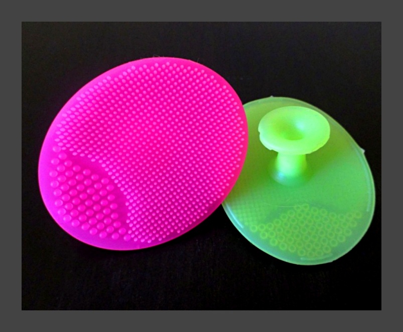 Вариант бюджетного "спонжа-массажера"