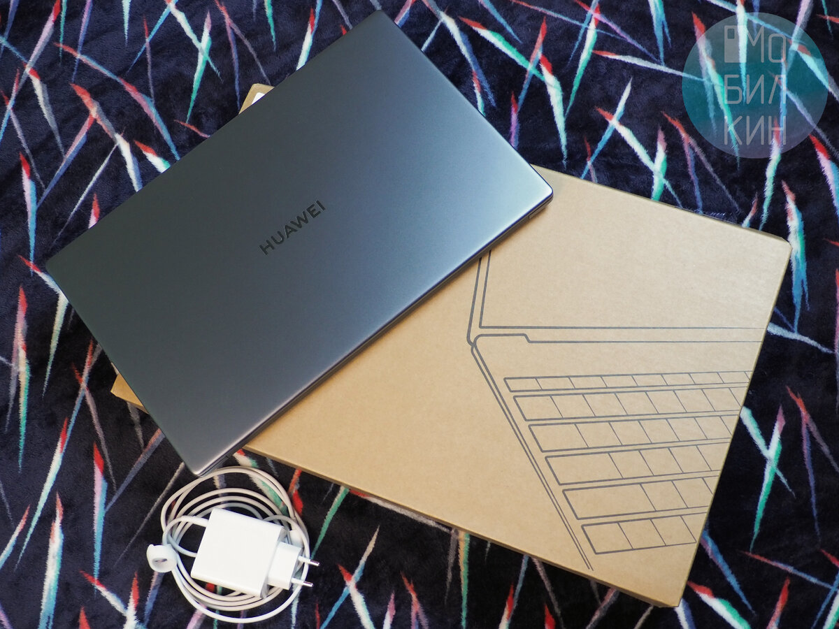 Комплектация: ноутбук, кабель Type-C-Type-C, блок питания на 65 Вт.